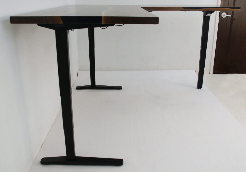 http://Standing%20L%20Shaped%20Desk%20With%20Adjustable%20Base%201759%2017