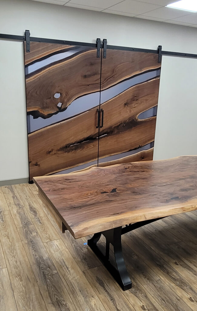 http://Walnut%20Interior%20Sliding%20Doors%20With%20Translucent%20Black%20Resin%205